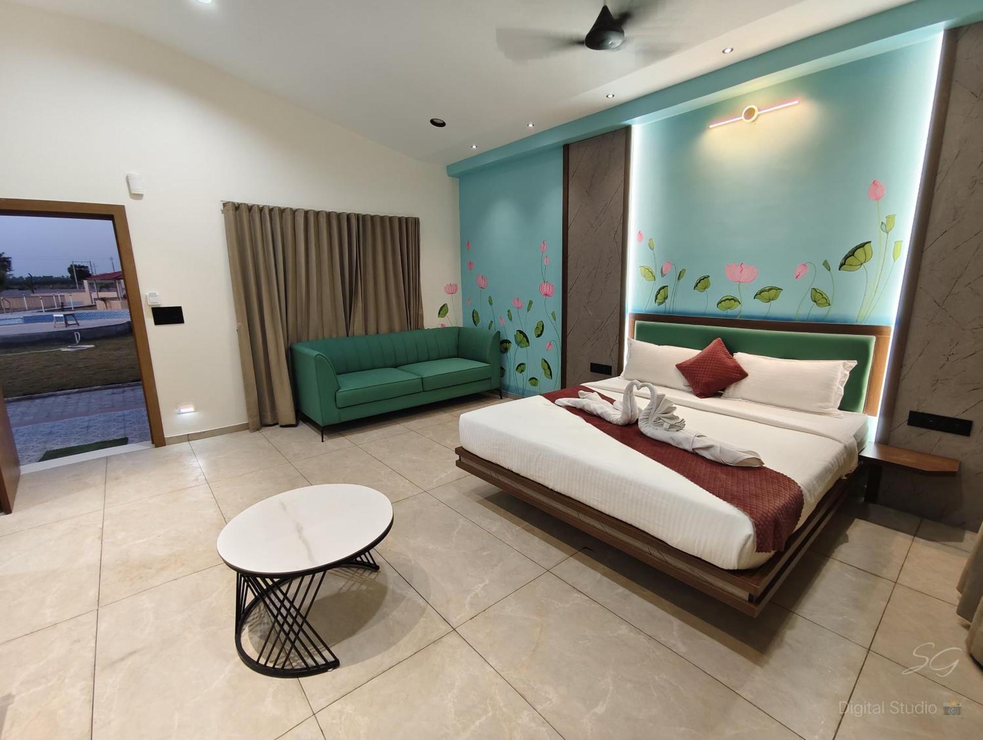 Shree Jalaram Resort Kodāe Eksteriør bilde