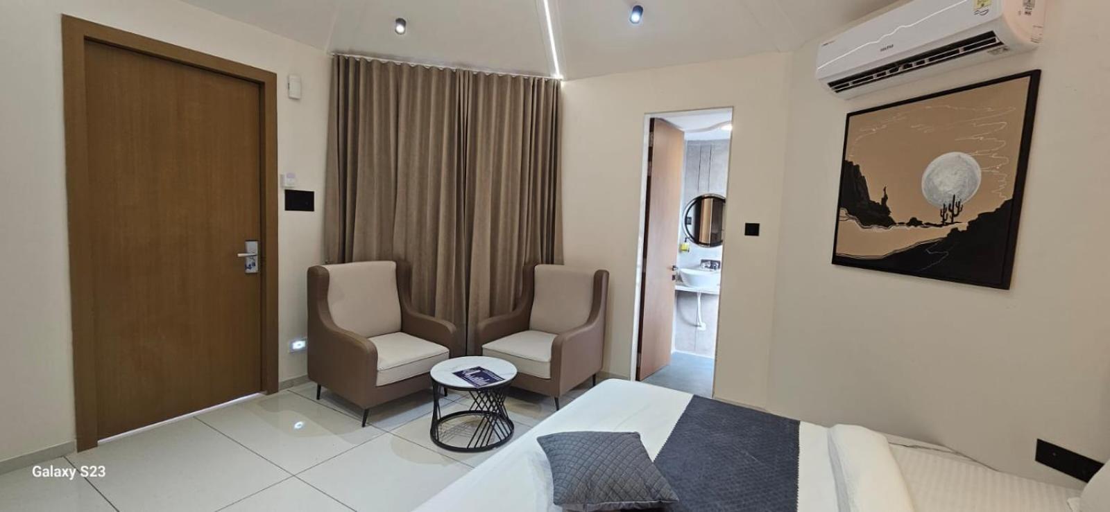 Shree Jalaram Resort Kodāe Eksteriør bilde
