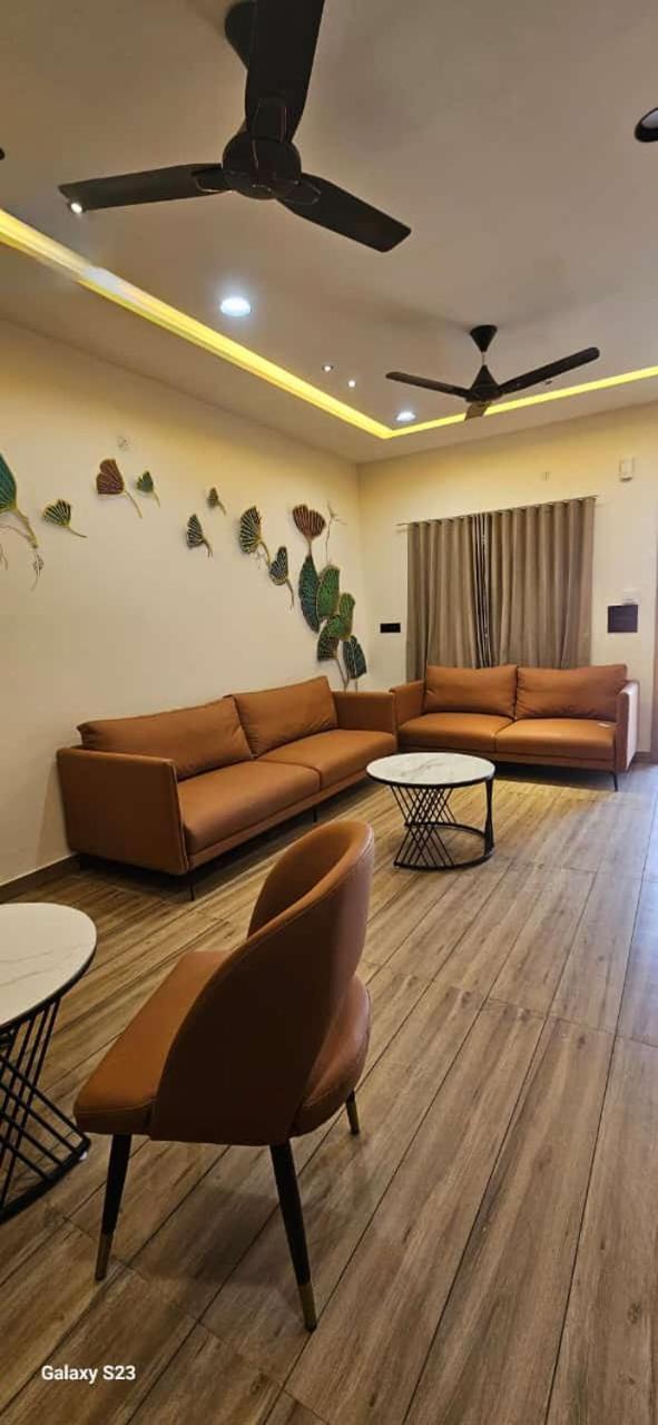 Shree Jalaram Resort Kodāe Eksteriør bilde