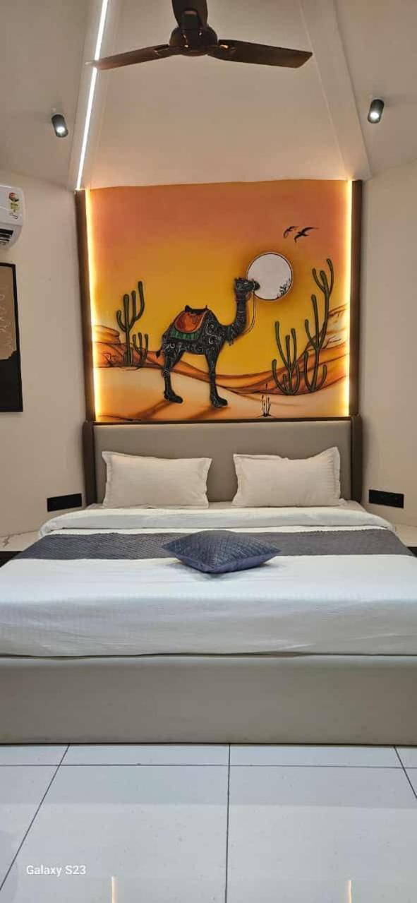 Shree Jalaram Resort Kodāe Eksteriør bilde